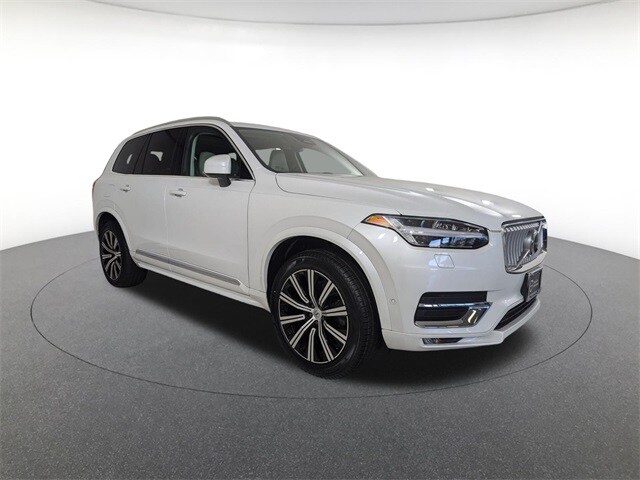 2023 Volvo XC90 AWD Plus photo 3