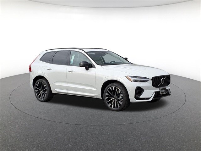 2026 Volvo XC60 Hybrid T8 eAWD photo 3