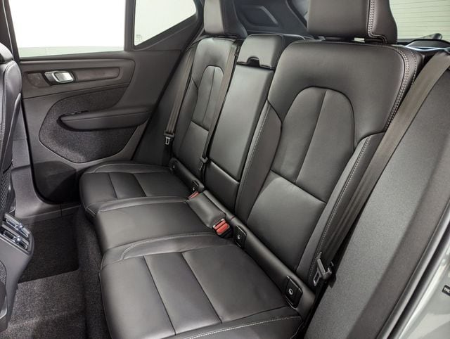 2026 Volvo XC40 Plus - Photo 18