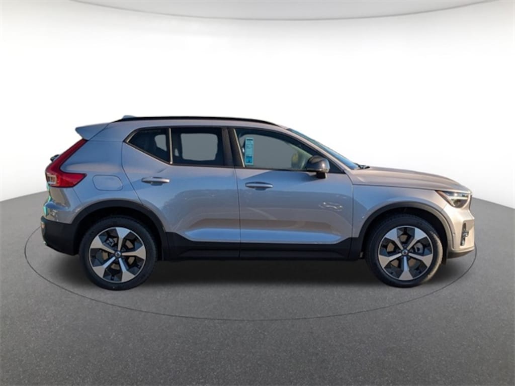 New 2026 Volvo XC40 B5 Plus SUV