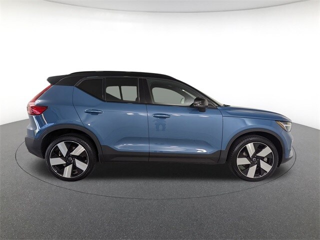 2023 Volvo XC40 Recharge Ultimate photo 4