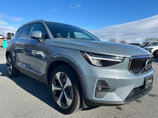 2023 Volvo XC40 Plus's photo