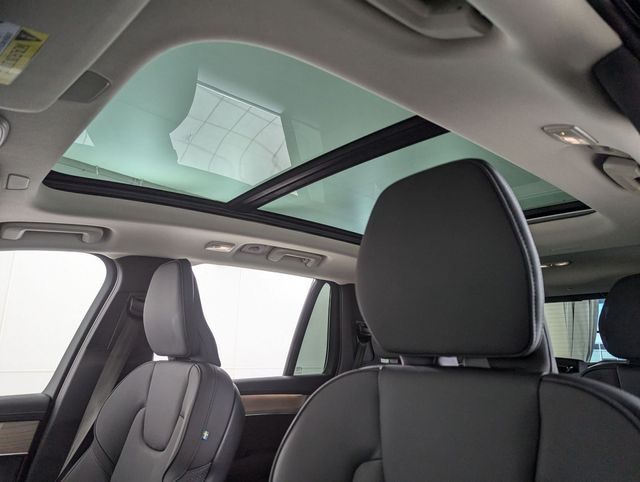 2026 Volvo XC90 Plus - Photo 15