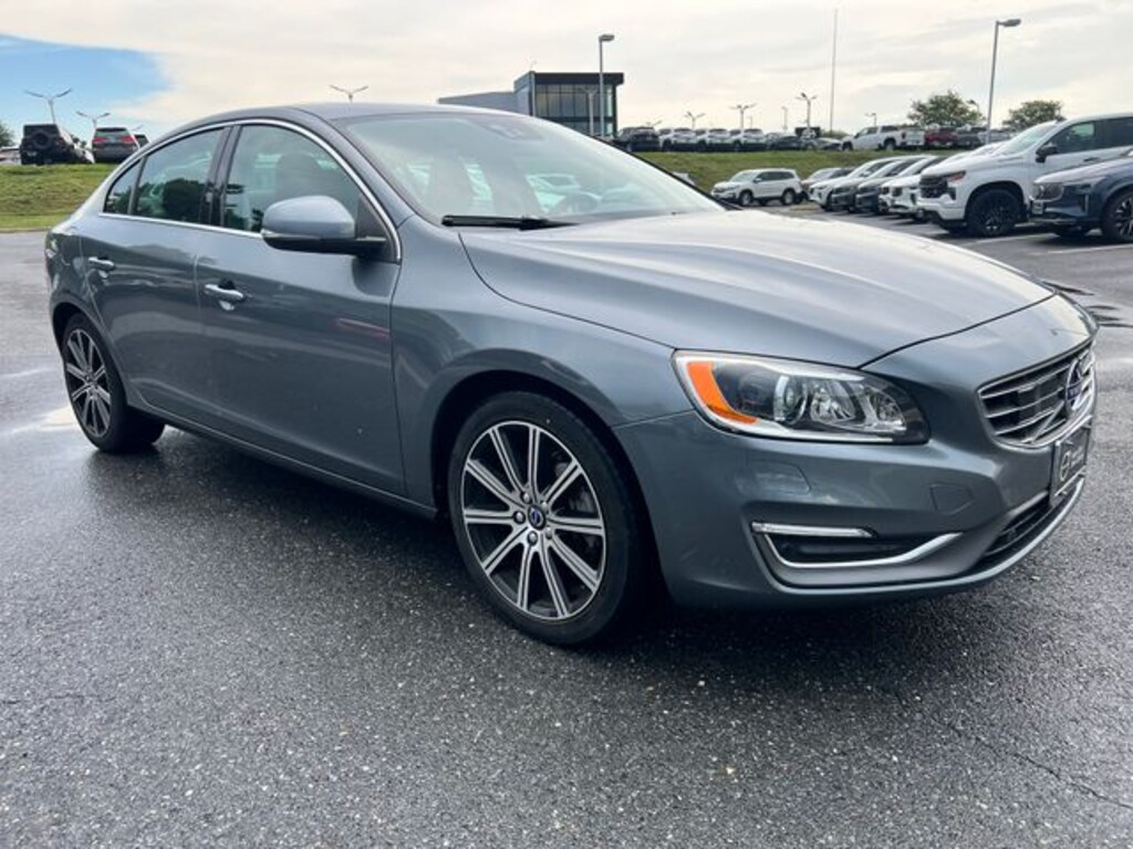 Used 2018 Volvo S60 T5 Inscription AWD Platinum Sedan