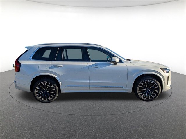 2026 Volvo XC90 Plus photo 4