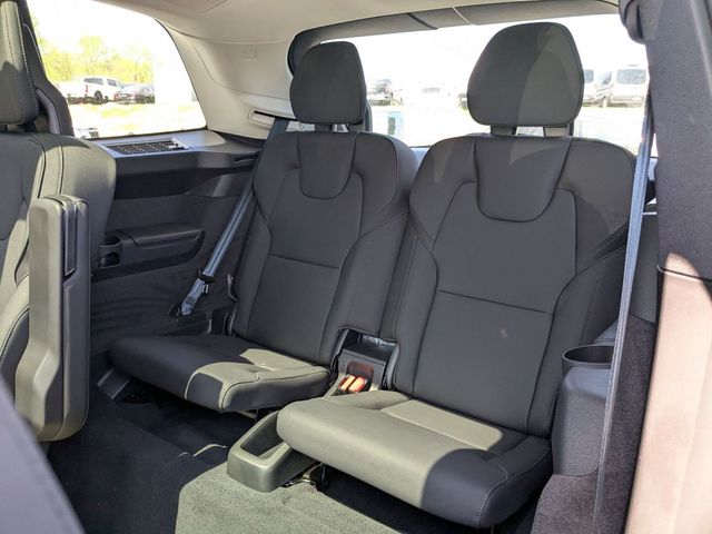2026 Volvo XC90 Plus - Photo 18