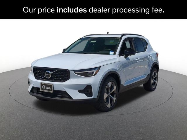 2026 Volvo XC40 B5 Plus Dark AWD's photo