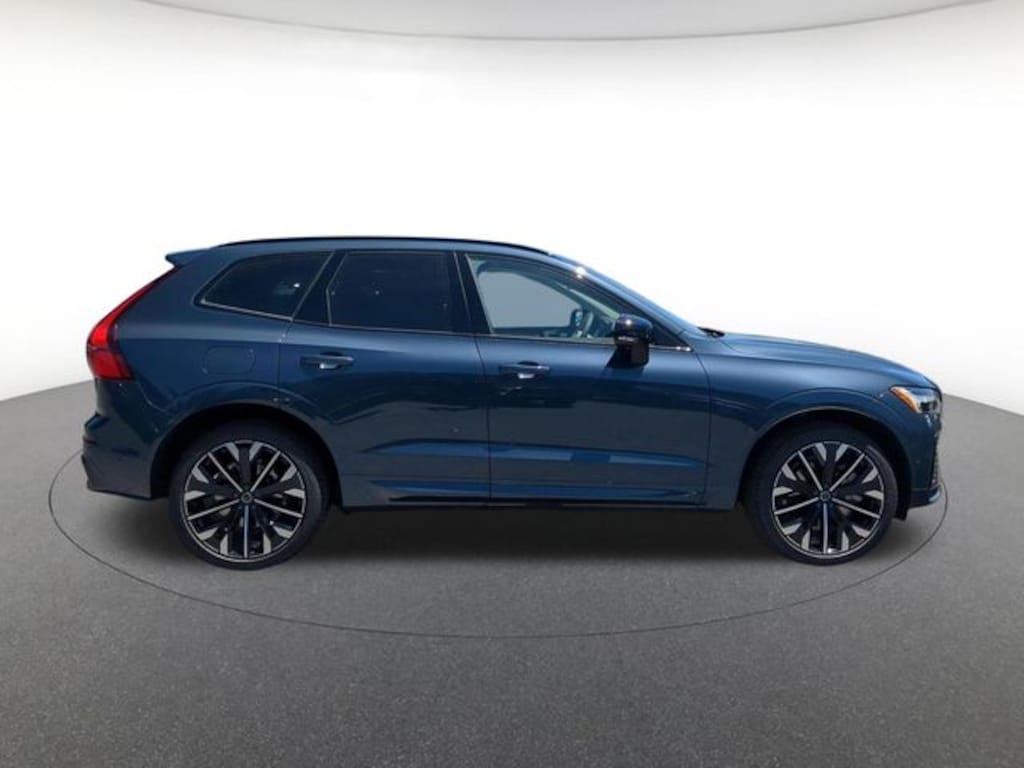 New 2026 Volvo XC60 plug-in hybrid T8 Ultra SUV