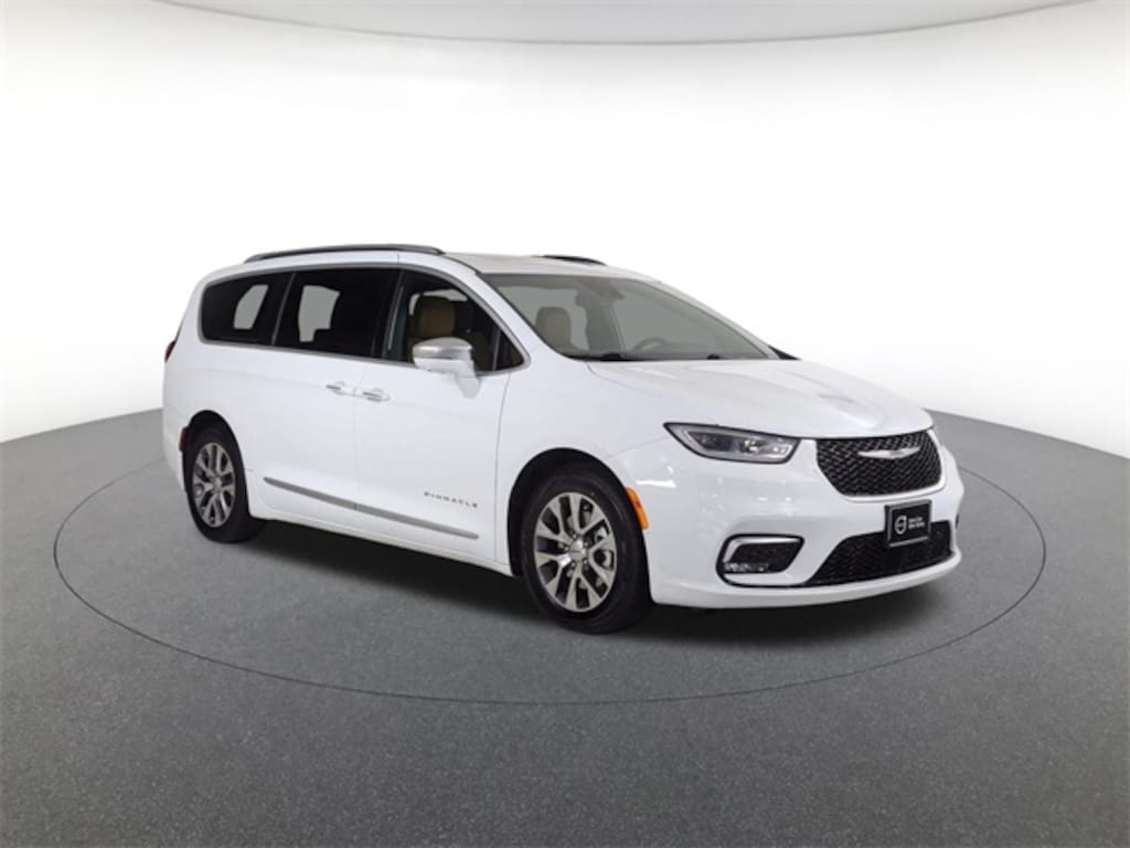 Used 2022 Chrysler Pacifica Hybrid Pinnacle Van Passenger Van