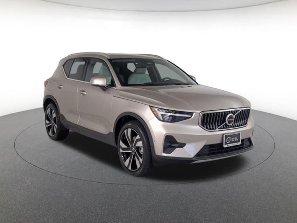 Certified 2024 Volvo XC40 B5 Ultimate Bright SUV