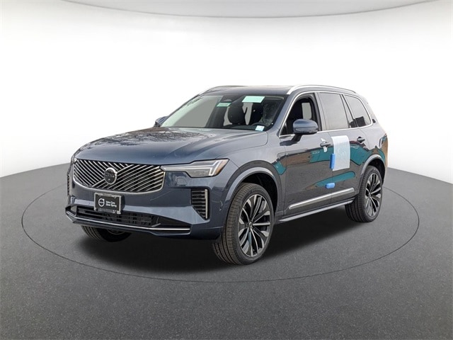 2026 Volvo XC90 Plus's photo