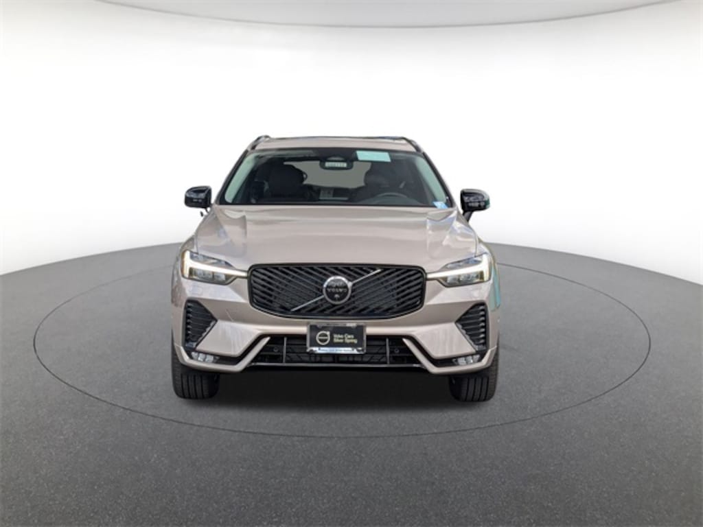 New 2026 Volvo XC60 B5 Plus SUV