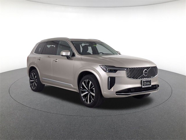 2025 Volvo XC90 B5 Core photo 3