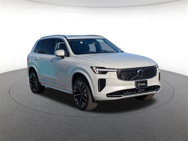 2025 Volvo XC90 Plus photo 3