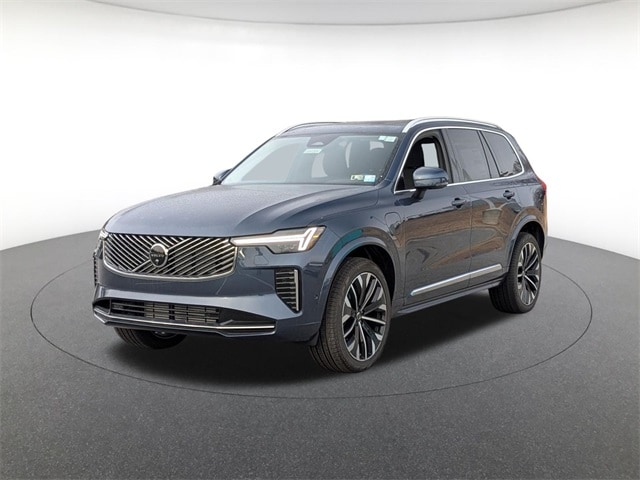 2026 Volvo XC90 Plus's photo