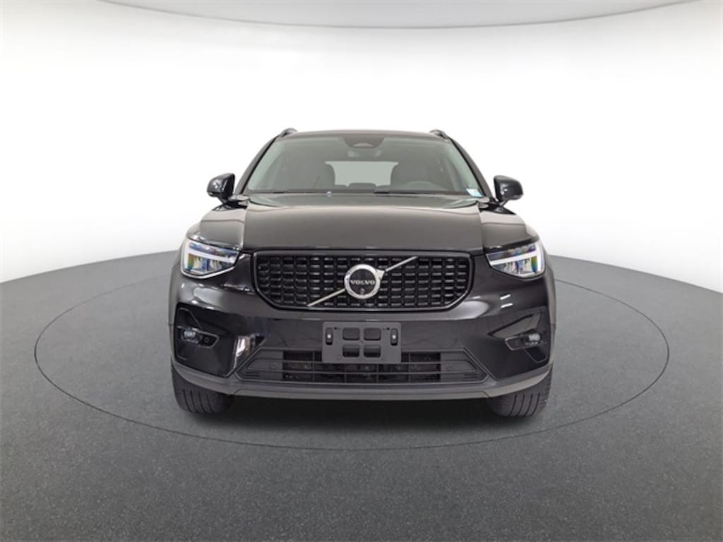 Certified 2024 Volvo XC40 B5 Plus Dark SUV