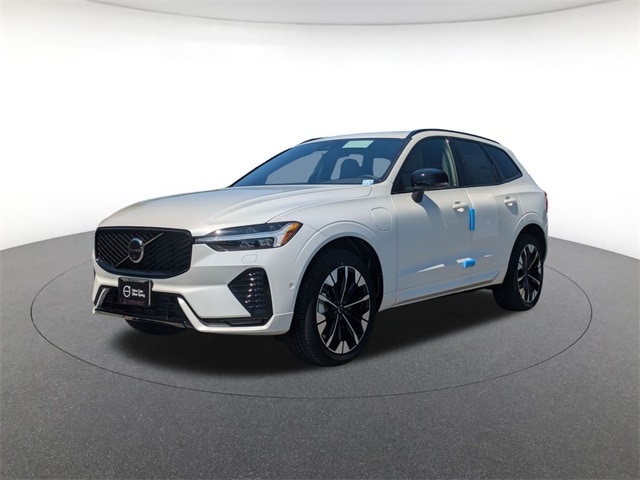 2026 Volvo XC60 Plus's photo