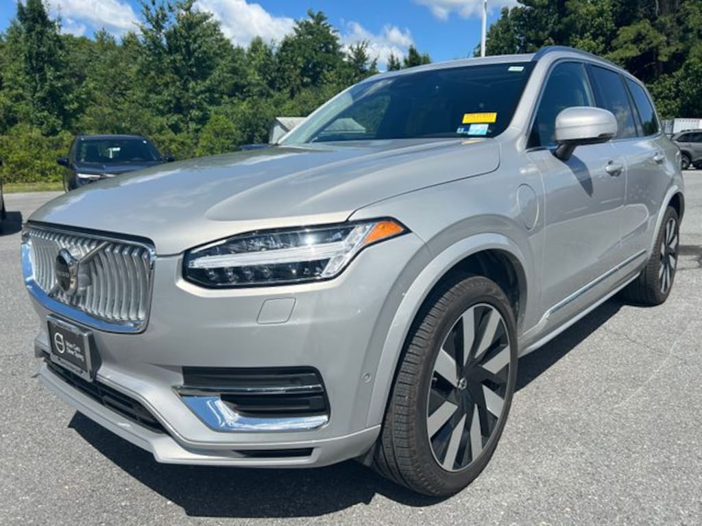 Certified 2025 Volvo XC90 plug-in hybrid T8 Plus 6-Seater SUV