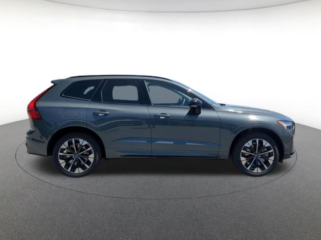 New 2026 Volvo XC60 plug-in hybrid T8 Plus SUV