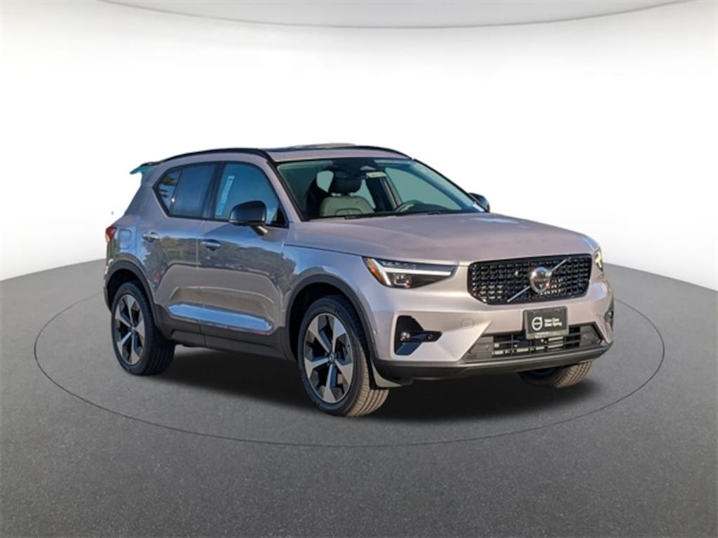 New 2026 Volvo XC40 B5 Plus SUV