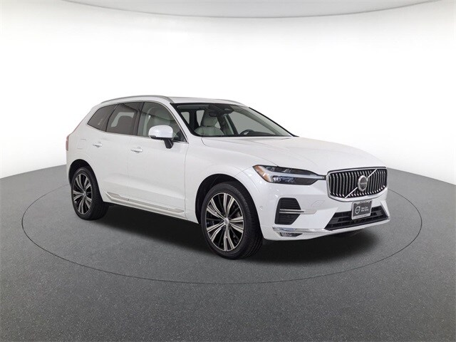 2023 Volvo XC60 B5 Ultimate photo 3