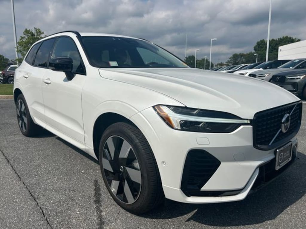 Certified 2024 Volvo XC60 plug-in hybrid T8 Plus Dark SUV