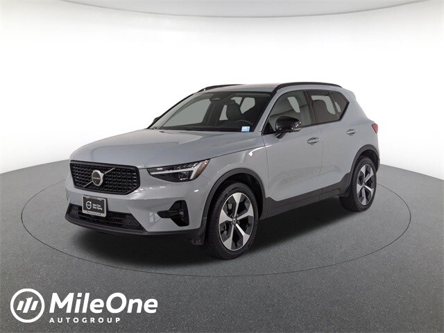 2026 Volvo XC40 B5 Plus SUV