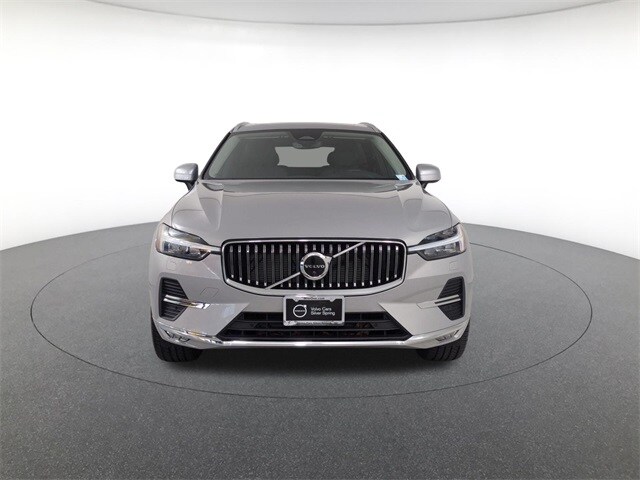 2023 Volvo XC60 B5 Plus photo 2