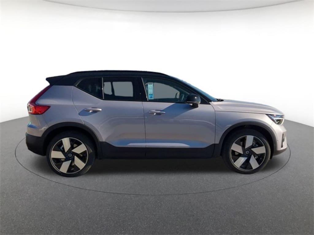 New 2026 Volvo EX40 Twin Motor Plus SUV