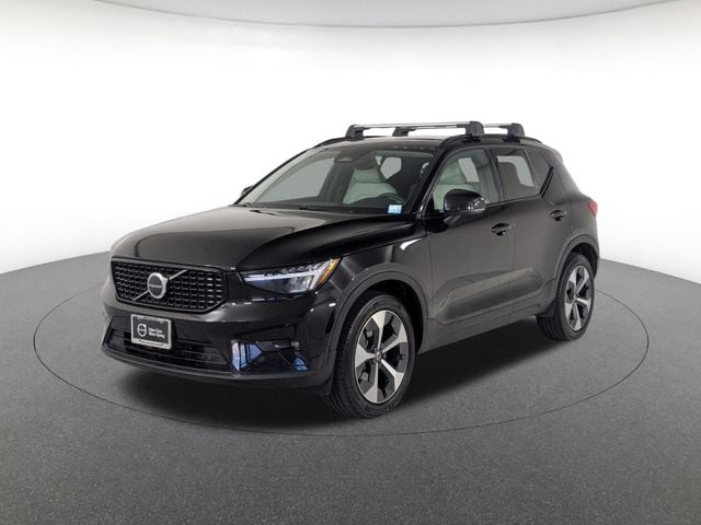 2023 Volvo XC40 B5 Plus Dark AWD's photo