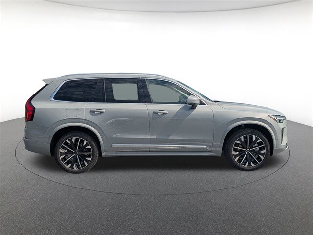 2026 Volvo XC90 B5 Plus photo 4