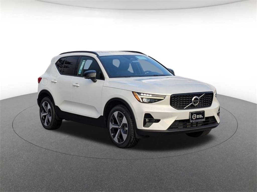 New 2026 Volvo XC40 B5 Plus SUV
