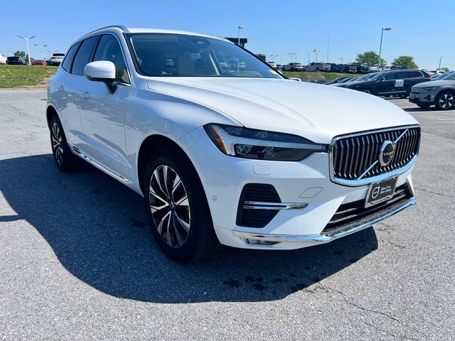 2023 Volvo XC60 B5 Plus Bright Theme AWD's photo
