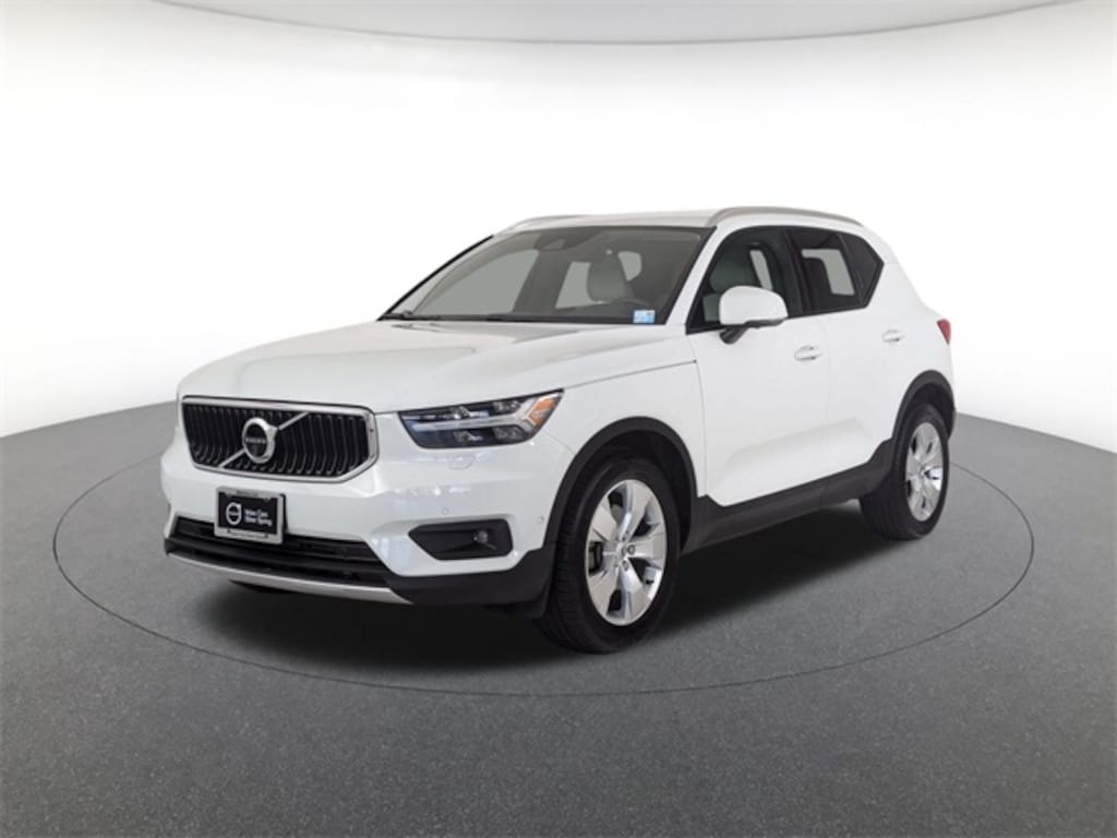 Used 2019 Volvo XC40 T5 Momentum SUV