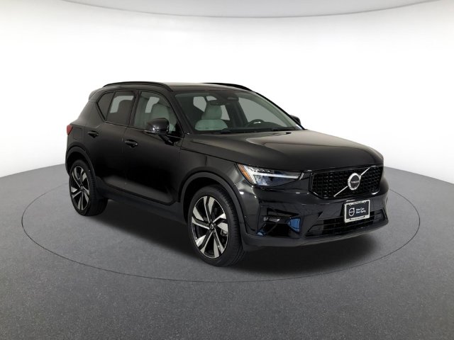 Certified 2024 Volvo XC40 B5 Plus Dark SUV