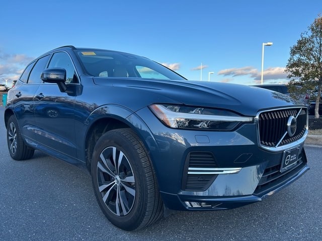 2023 Volvo XC60 Core's photo