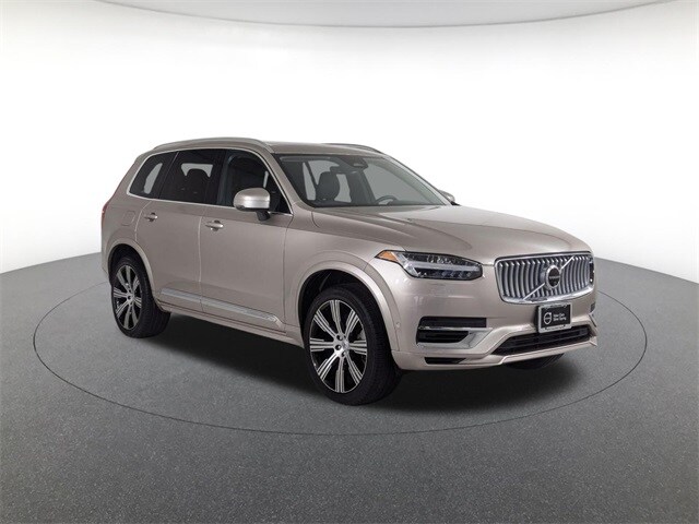 2024 Volvo XC90 T8 Plus photo 2