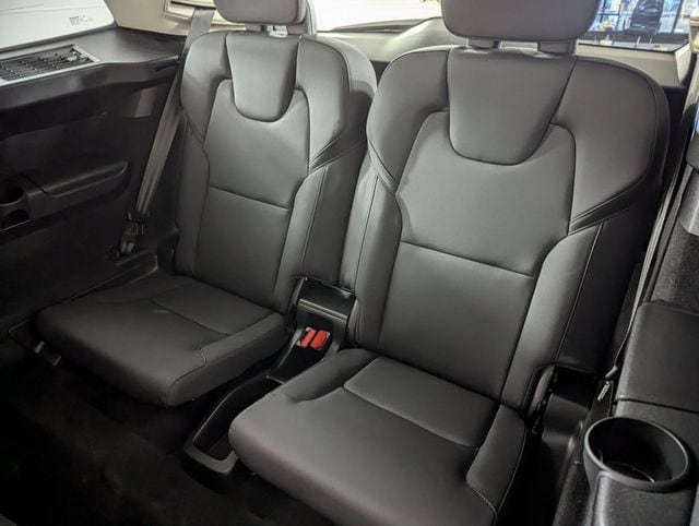 2026 Volvo XC90 Plus - Photo 16