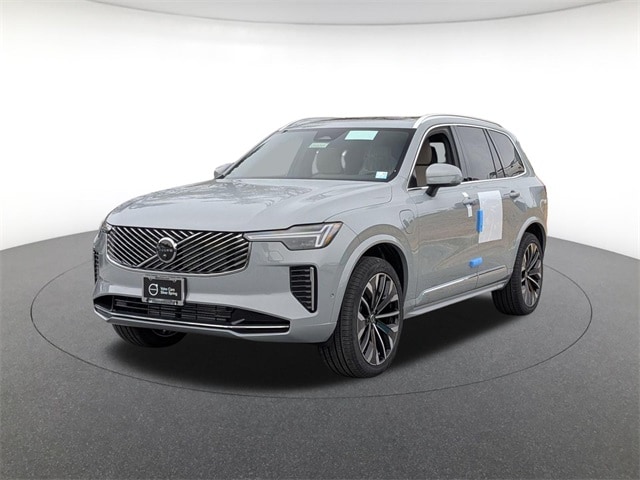 2026 Volvo XC90 Plus's photo