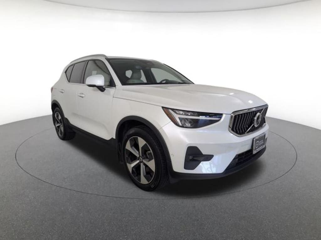 Certified 2023 Volvo XC40 B5 AWD Plus Bright SUV