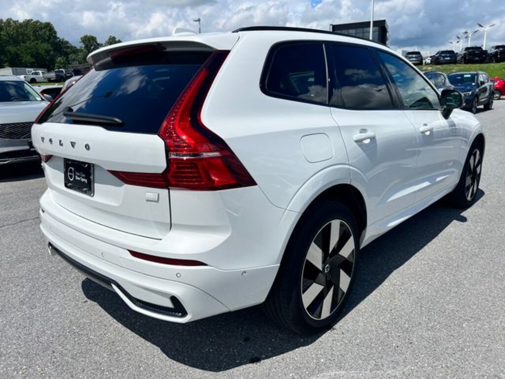 Used 2024 Volvo XC60 plug-in hybrid T8 Plus Dark SUV