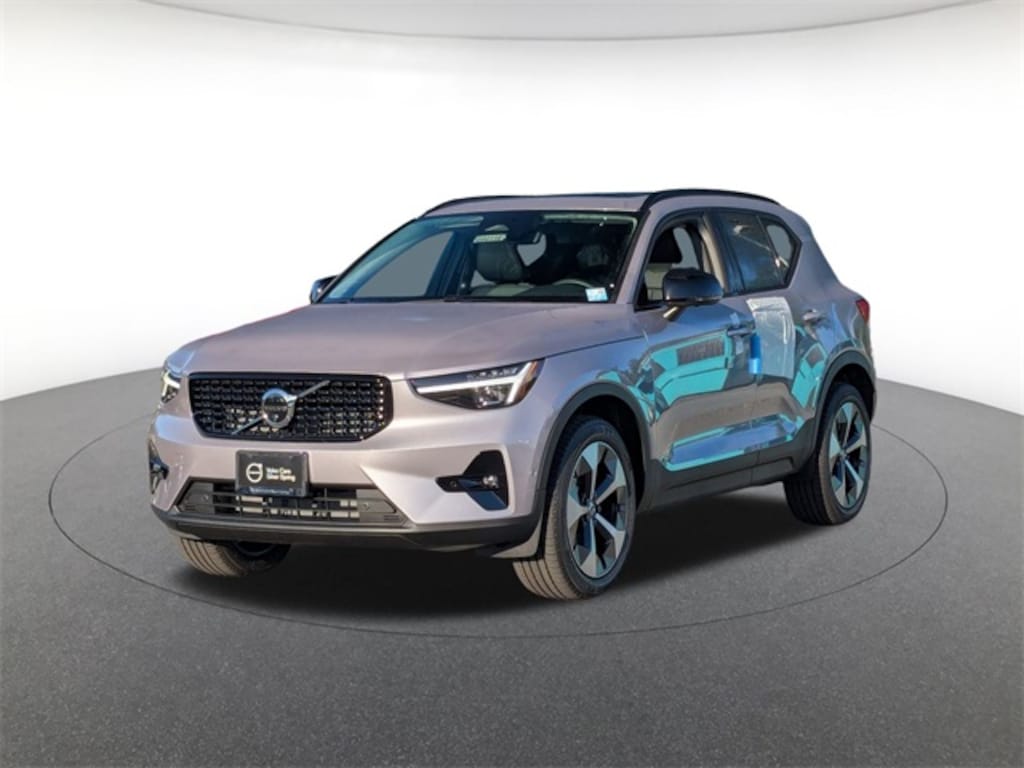 New 2026 Volvo XC40 B5 Plus SUV