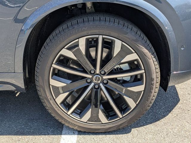 2026 Volvo XC90 Plus - Photo 16