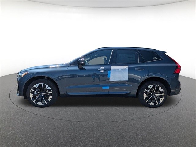 2026 Volvo XC60 B5 Plus photo 2
