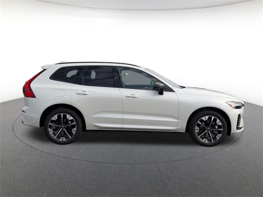 New 2026 Volvo XC60 B5 Plus SUV