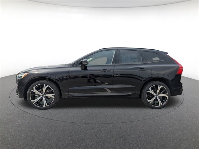 2025 Volvo XC60 B5 photo 2