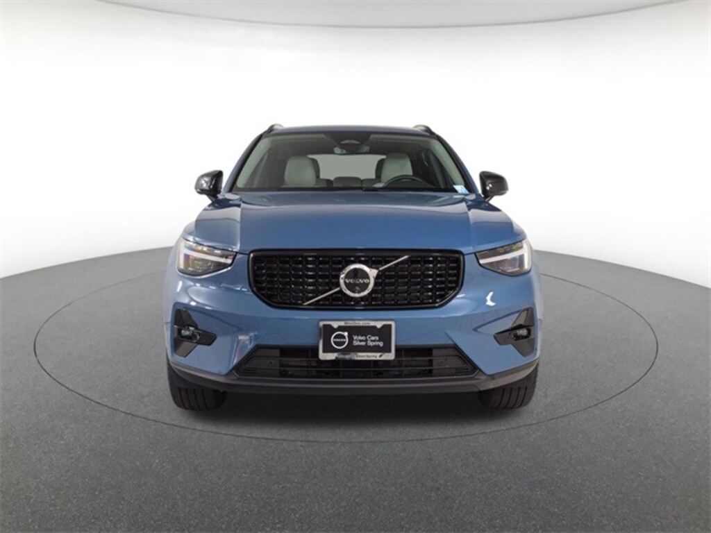 Used 2025 Volvo XC40 B5 Ultra Dark Theme SUV