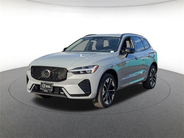 2026 Volvo XC60 Plus's photo