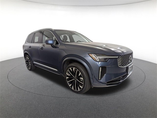 2025 Volvo XC90 Plus photo 3