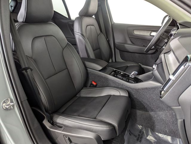 2026 Volvo XC40 Plus - Photo 21